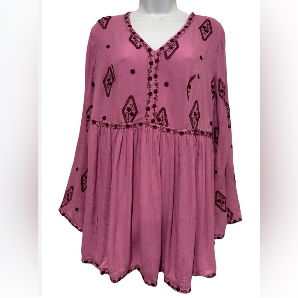 Boho top for women size 14W. New